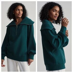 Varley Vine Half Zip Pullover Sweatshirt in Conifer Green